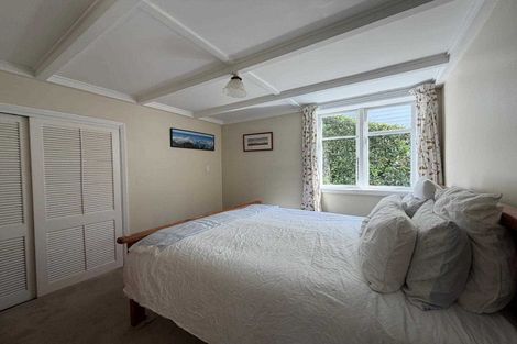 Photo of property in 16 Friend Street, Karori, Wellington, 6012