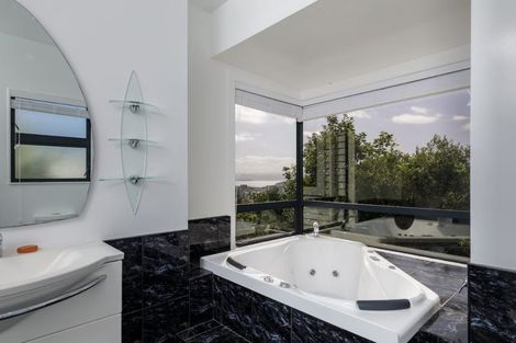 Photo of property in 9 Durham Crescent, Aro Valley, Wellington, 6021