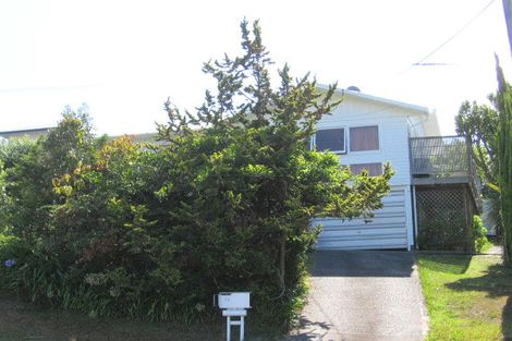Photo of property in 71 Matipo Road, Mairangi Bay, Auckland, 0630