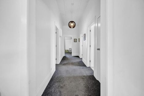 Photo of property in 1 Waingongoro Road, Cardiff, Stratford, 4391