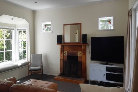 Photo of property in 41 Seaton Road, Murrays Bay, Auckland, 0630