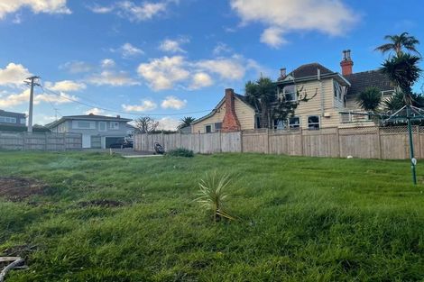 Photo of property in 32a Hinemoa Street, Birkenhead, Auckland, 0626
