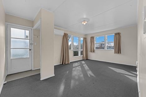 Photo of property in 76 Cambridge Terrace, Papatoetoe, Auckland, 2025