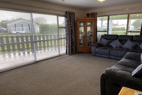 Photo of property in 22d High Street, Eltham, 4322