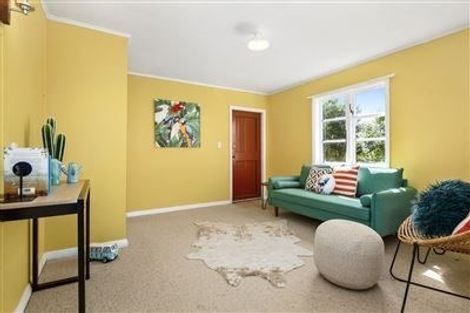 Photo of property in 94 Nicholson Road, Khandallah, Wellington, 6035