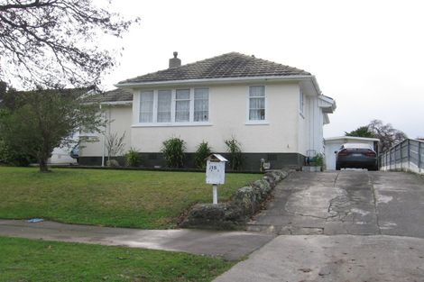 Photo of property in 15 Ngarimu Street, Roslyn, Palmerston North, 4414