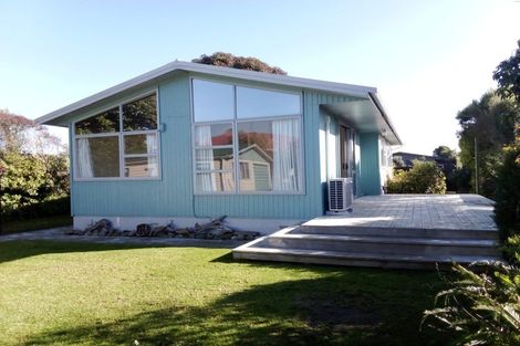 Photo of property in 12 Mountainview Terrace, Otaki Beach, Otaki, 5512
