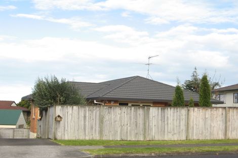 Photo of property in 22 Carnoustie Drive, Wattle Downs, Auckland, 2103