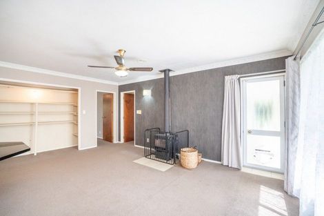 Photo of property in 120 John F Kennedy Drive, Milson, Palmerston North, 4414