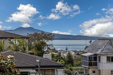 Photo of property in 35 Parr Terrace, Castor Bay, Auckland, 0620