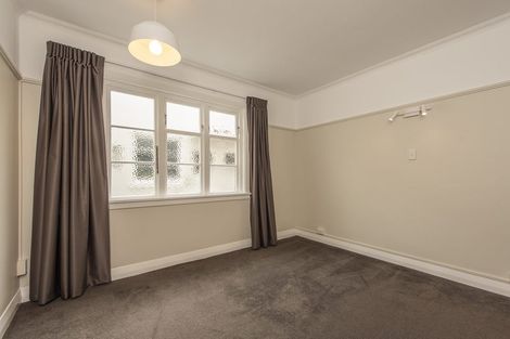 Photo of property in Ionian Flats, 123-125 Brougham Street, Mount Victoria, Wellington, 6011