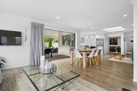 Photo of property in 17 Henry Bell Close, Leamington, Cambridge, 3432