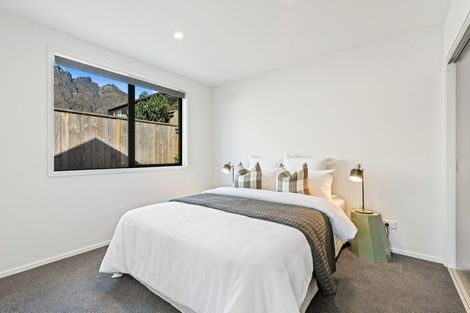 Photo of property in 12 Wheat Street, Jacks Point, Queenstown, 9371