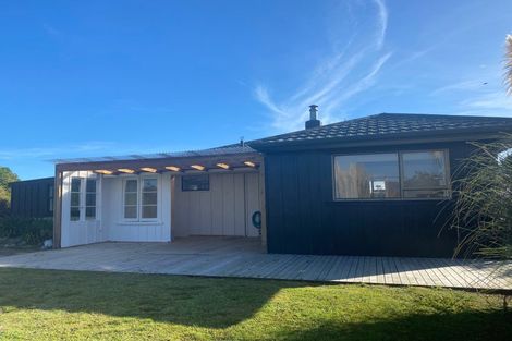 Photo of property in 22 Mahoe Street, Otaki Beach, Otaki, 5512