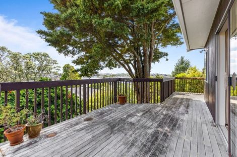 Photo of property in 10 Tusac Place, Totara Vale, Auckland, 0627