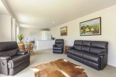 Photo of property in 2/1 Dunstall Place, Mangere Bridge, Auckland, 2022