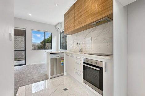 Photo of property in 140 Tiriwa Drive, Massey, Auckland, 0614