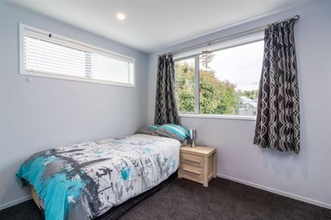 Photo of property in 17 Royal Park Drive, Parklands, Christchurch, 8083