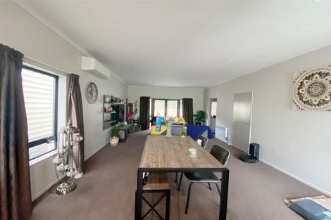Photo of property in 32 Tutuwhatu Crescent, Weymouth, Auckland, 2103