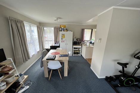 Photo of property in 201a Newlands Road, Newlands, Wellington, 6037