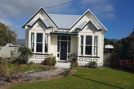 Photo of property in 15 Coronation Street, Waimate, 7924