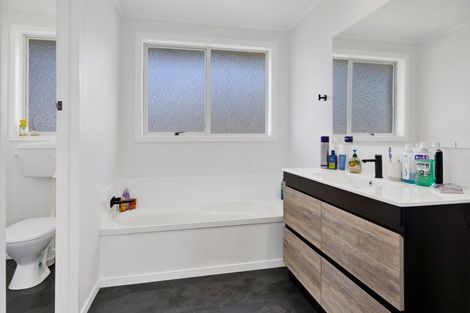 Photo of property in 54 Cressida Avenue, Stratford, 4332