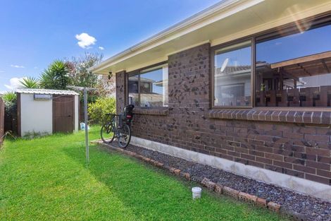 Photo of property in 2/27 Aberfeldy Avenue, Highland Park, Auckland, 2010