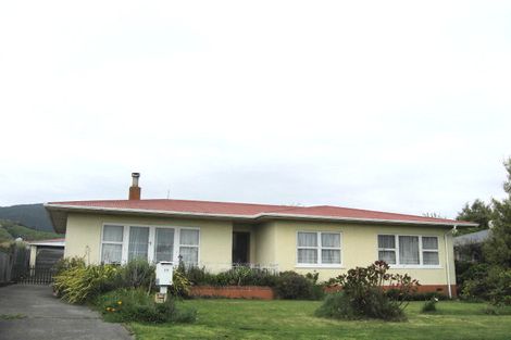 Photo of property in 19 Tennyson Crescent, Stoke, Nelson, 7011