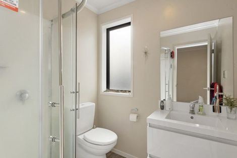 Photo of property in 2/99 Lake Road, Frankton, Hamilton, 3204