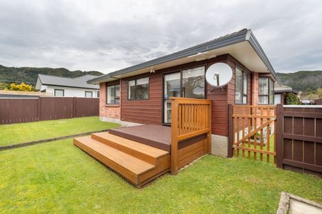 Photo of property in 9a Korau Grove, Stokes Valley, Lower Hutt, 5019