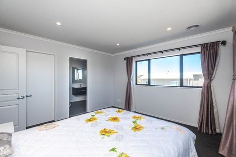 Photo of property in 36 Havana Rise, Grenada Village, Wellington, 6037