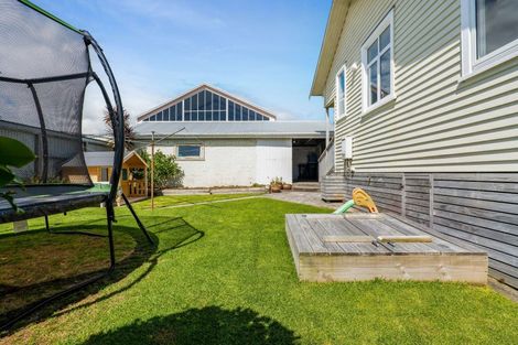 Photo of property in 23 Belt Road, Moturoa, New Plymouth, 4310