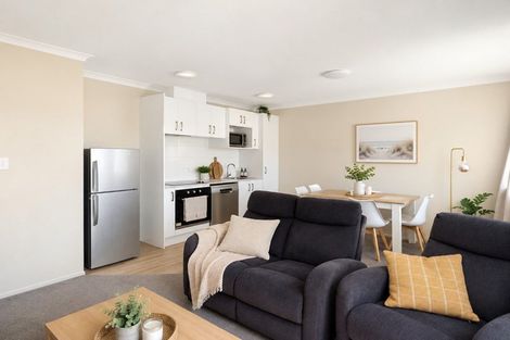 Photo of property in 10/19 Collins Avenue, Tawa, Wellington, 5028