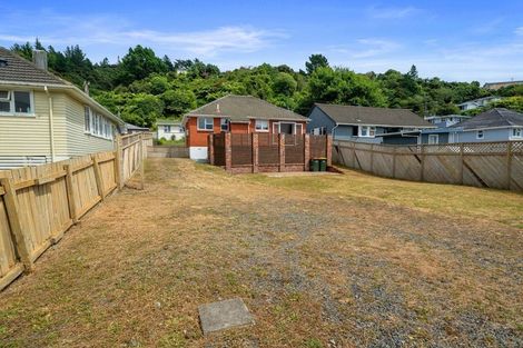 Photo of property in 6 Logie Street, Stokes Valley, Lower Hutt, 5019