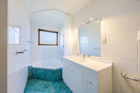 Photo of property in 49a Meeanee Road, Taradale, Napier, 4112