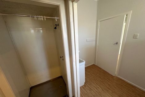 Photo of property in 4/2 Godley Road, Green Bay, Auckland, 0604