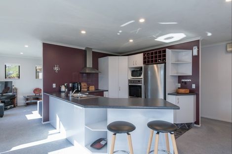 Photo of property in 10 Ngawhatu Road, Stoke, Nelson, 7011