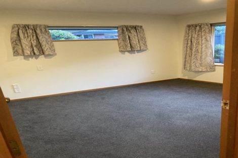 Photo of property in 19 Orlando Crescent, Waimairi Beach, Christchurch, 8083