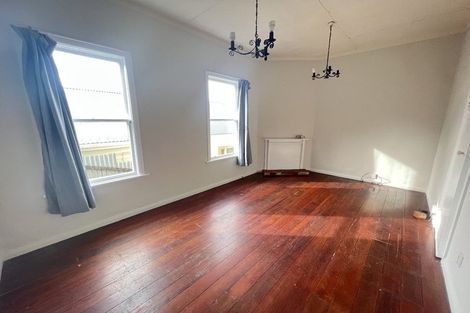 Photo of property in 92 Rolleston Street, Mount Cook, Wellington, 6021