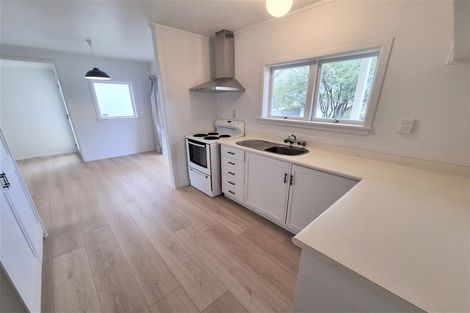 Photo of property in 29a William Bond Street, Stanley Point, Auckland, 0624