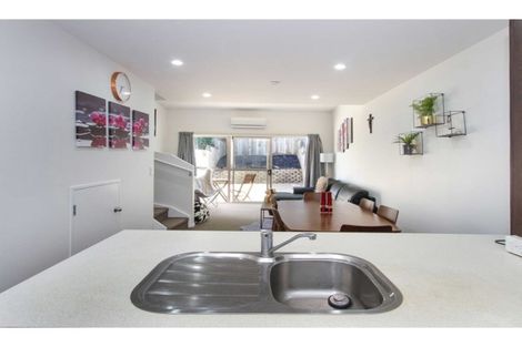 Photo of property in 3/206 Manuka Road, Bayview, Auckland, 0629