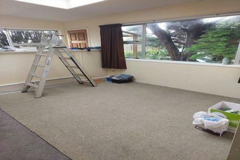 Photo of property in 10 Kawau Grove, Waikanae Beach, Waikanae, 5036