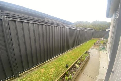 Photo of property in 2 Pattullo Crescent, Wallaceville, Upper Hutt, 5018