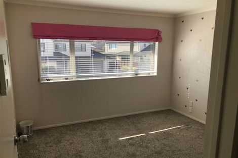 Photo of property in 9 Breon Place, Flat Bush, Auckland, 2016