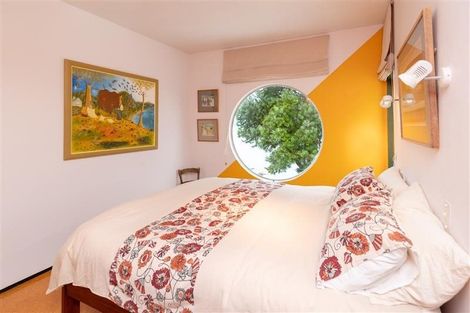 Photo of property in 22 Fortification Road, Karaka Bays, Wellington, 6022