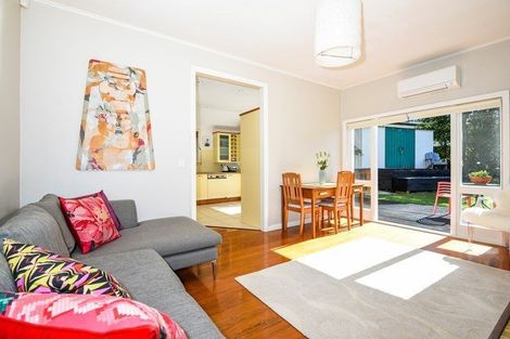 Photo of property in 81 Namata Road, One Tree Hill, Auckland, 1061