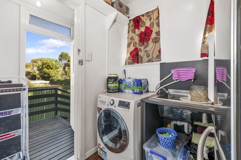 Photo of property in 16 Ross Road, Western Heights, Rotorua, 3015