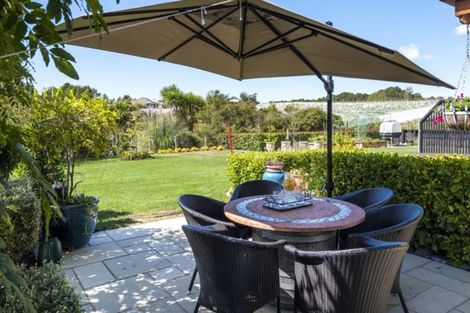 Photo of property in 32 Brownhill Road, Whitford, Manurewa, 2576