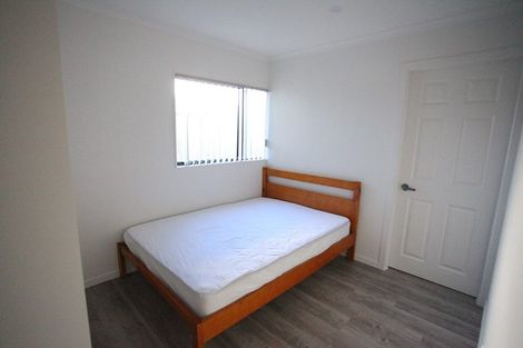 Photo of property in 1/198 Archers Road, Glenfield, Auckland, 0629