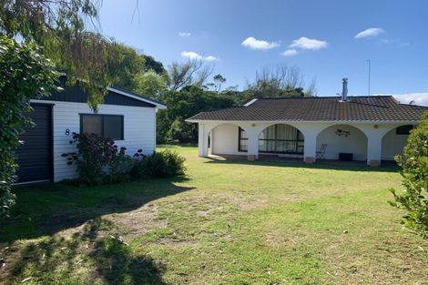 Photo of property in 8 Hewson Crescent, Otaki Beach, Otaki, 5512